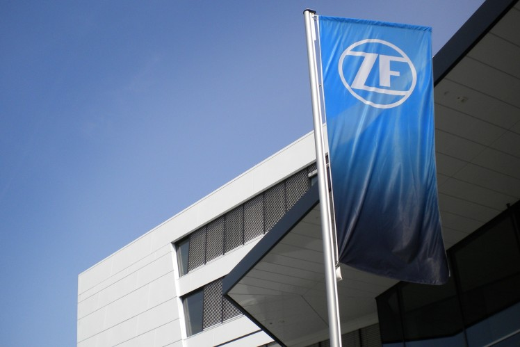 Global automotive supplier applying machine learning across plants
